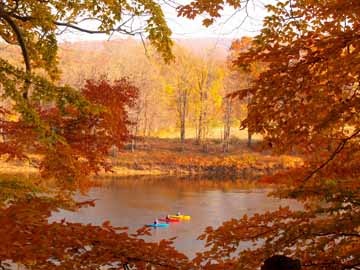 Late fall kayakers on the Delaware River